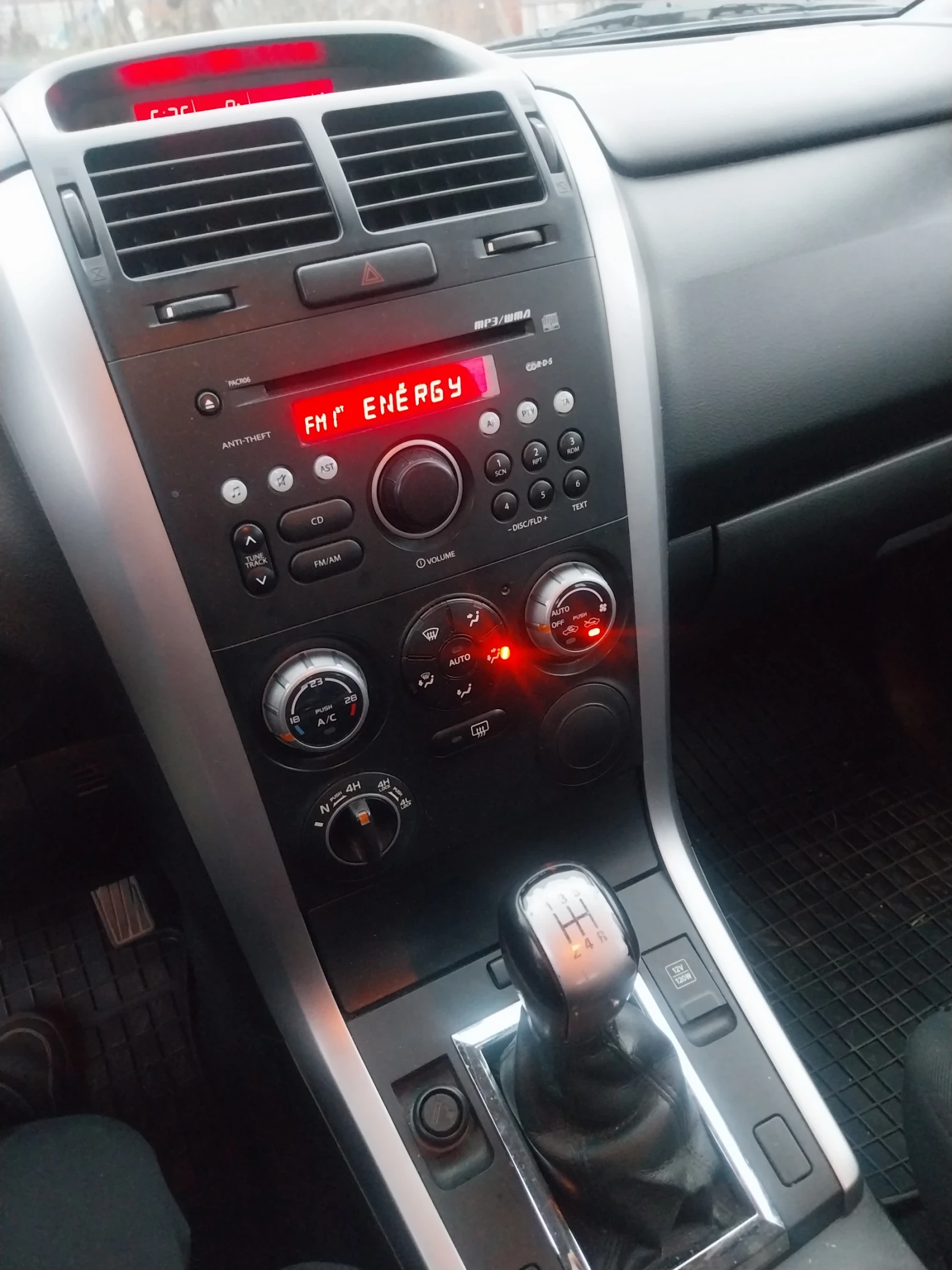 Suzuki Grand vitara Авомобил, снимка 6 - Автомобили и джипове - 53906444