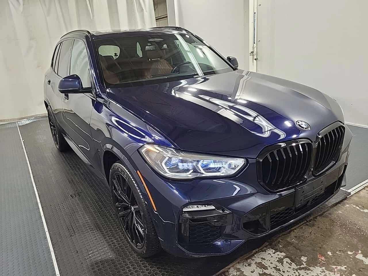 BMW X5 XDRIVE| DISTRONIC| LASERS| SWAROVSKI| SKY LOUNGE, снимка 2 - Автомобили и джипове - 53971576