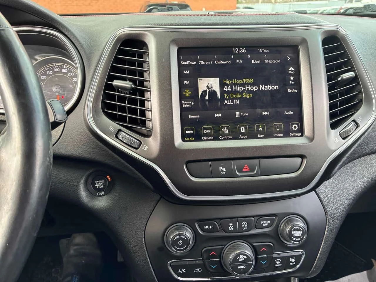 Jeep Cherokee * Trailhawk * ПОДГРЕВ * КАМЕРА * NAVI, снимка 9 - Автомобили и джипове - 54217945