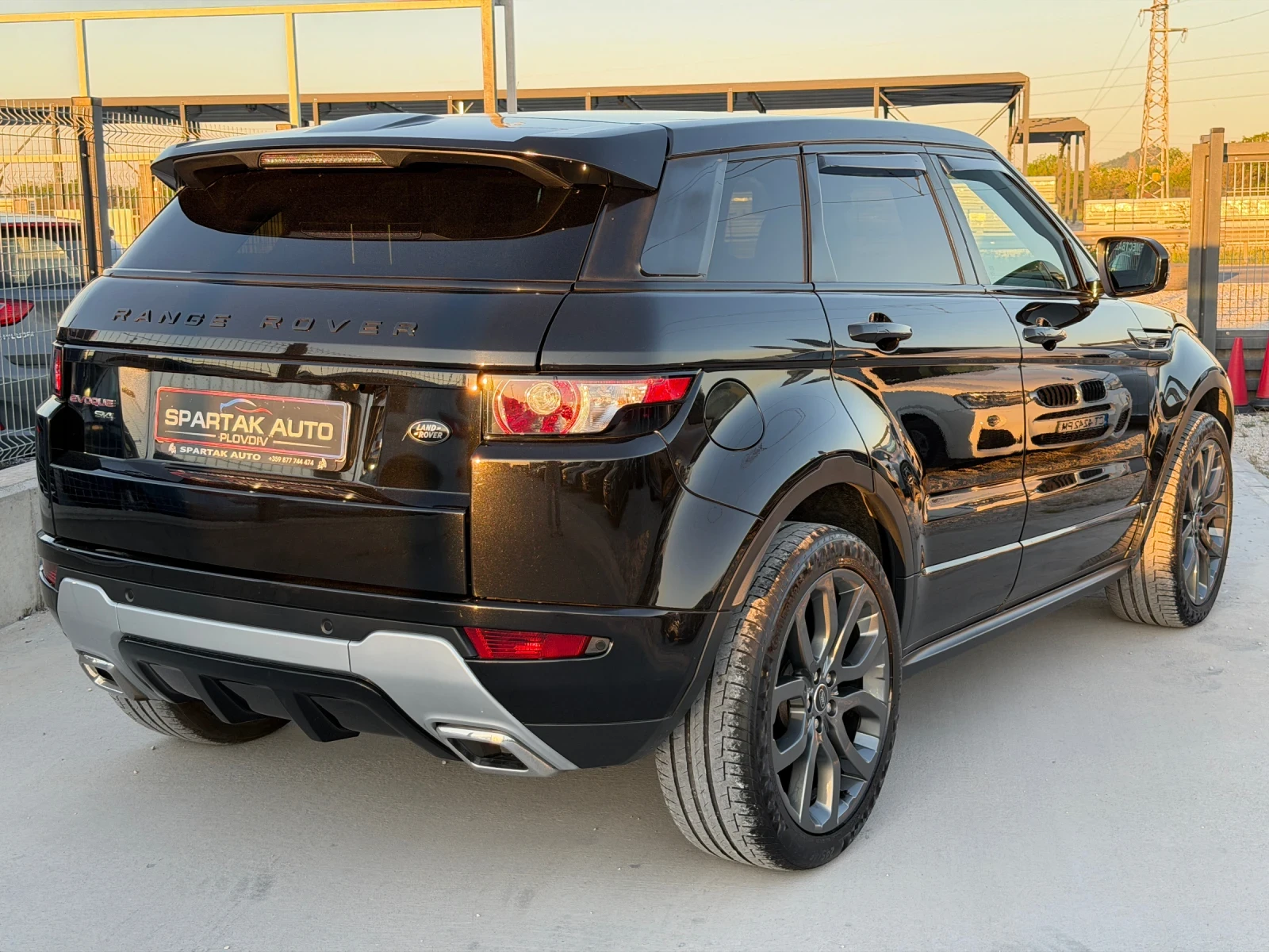 Land Rover Range Rover Evoque 2.2D* 2016г* FULL MAX* Панорама* 204.000КМ* , снимка 4 - Автомобили и джипове - 54557241