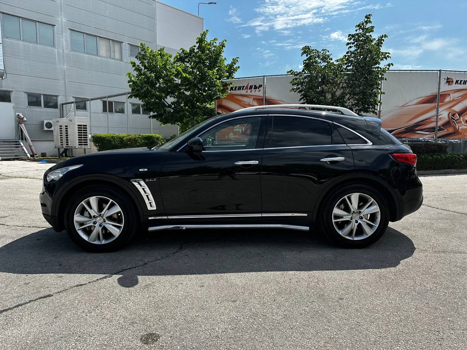 Infiniti Fx 30, снимка 2 - Автомобили и джипове - 54748087