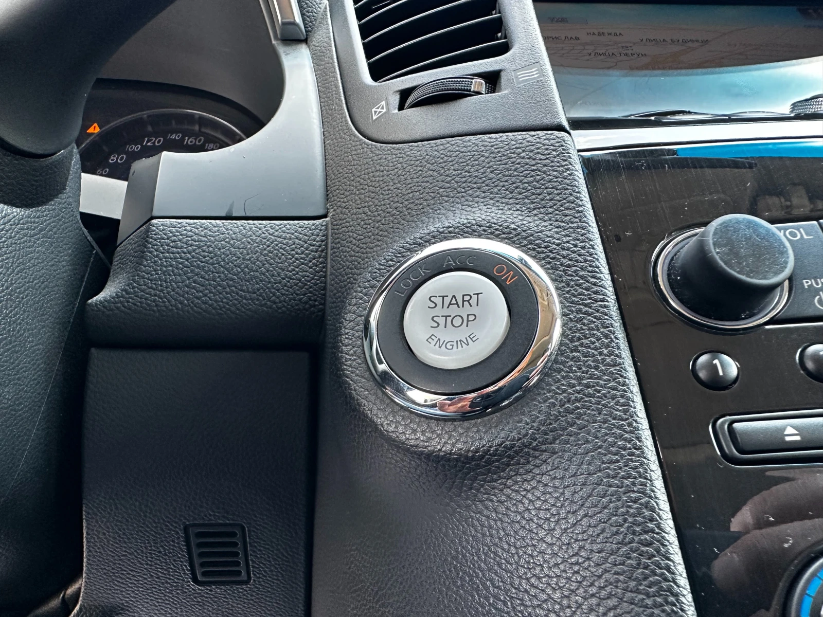 Infiniti Fx 30, снимка 13 - Автомобили и джипове - 54748087