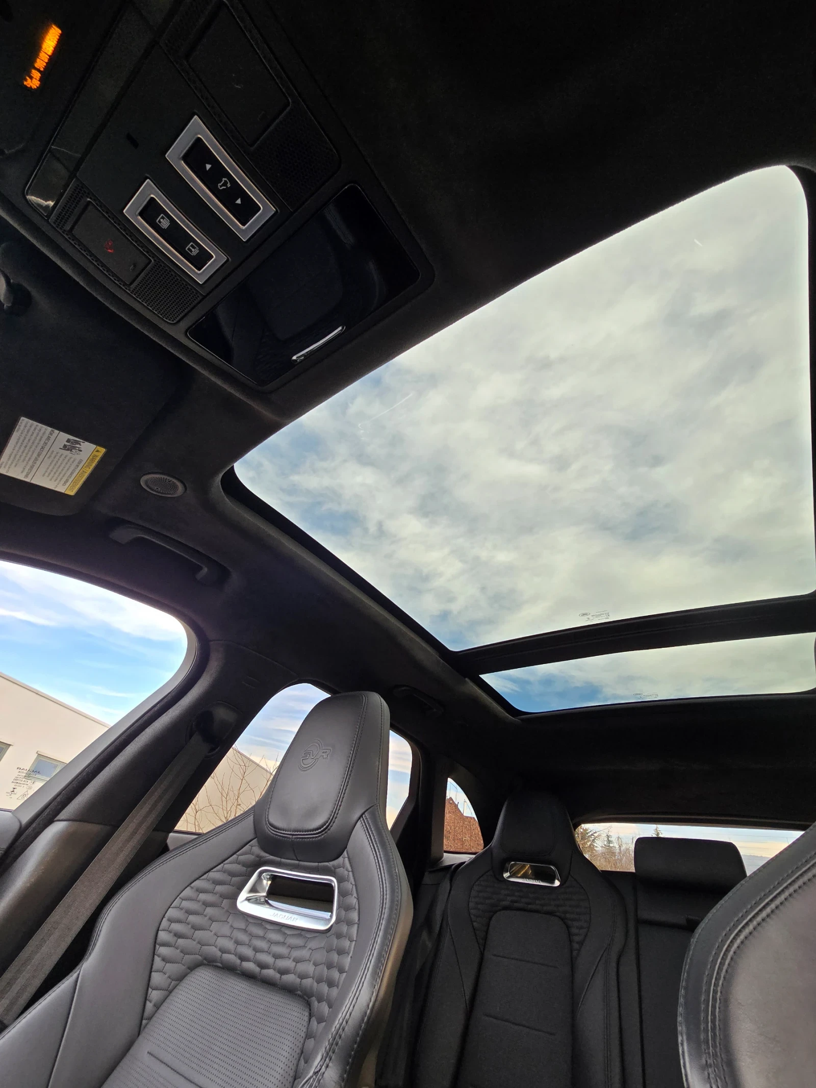 Jaguar F-PACE SVR P550 FACELIFT, снимка 14 - Автомобили и джипове - 55617907