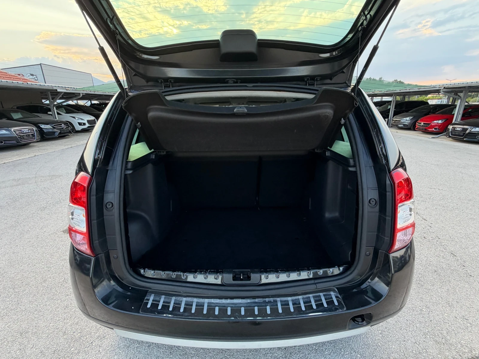 Dacia Duster 1.5DCI ИТАЛИЯ, снимка 8 - Автомобили и джипове - 55654312