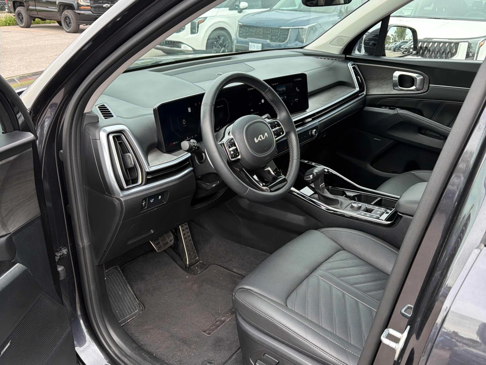 Kia Sorento * X Line Limited AWD w/Black Interior * CARFAX * , снимка 5 - Автомобили и джипове - 56120842
