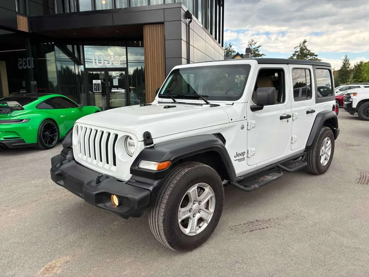 Jeep Wrangler Unlimited Sport S * CARFAX * АВТОКРЕДИТ * 