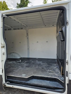 Iveco Daily 35S14 CNG Hi-Matic Автомат/Клима/Нави/Камера, снимка 16