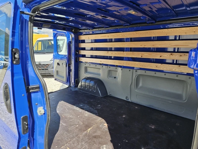 Renault Trafic Климатик, снимка 13 - Бусове и автобуси - 45980141