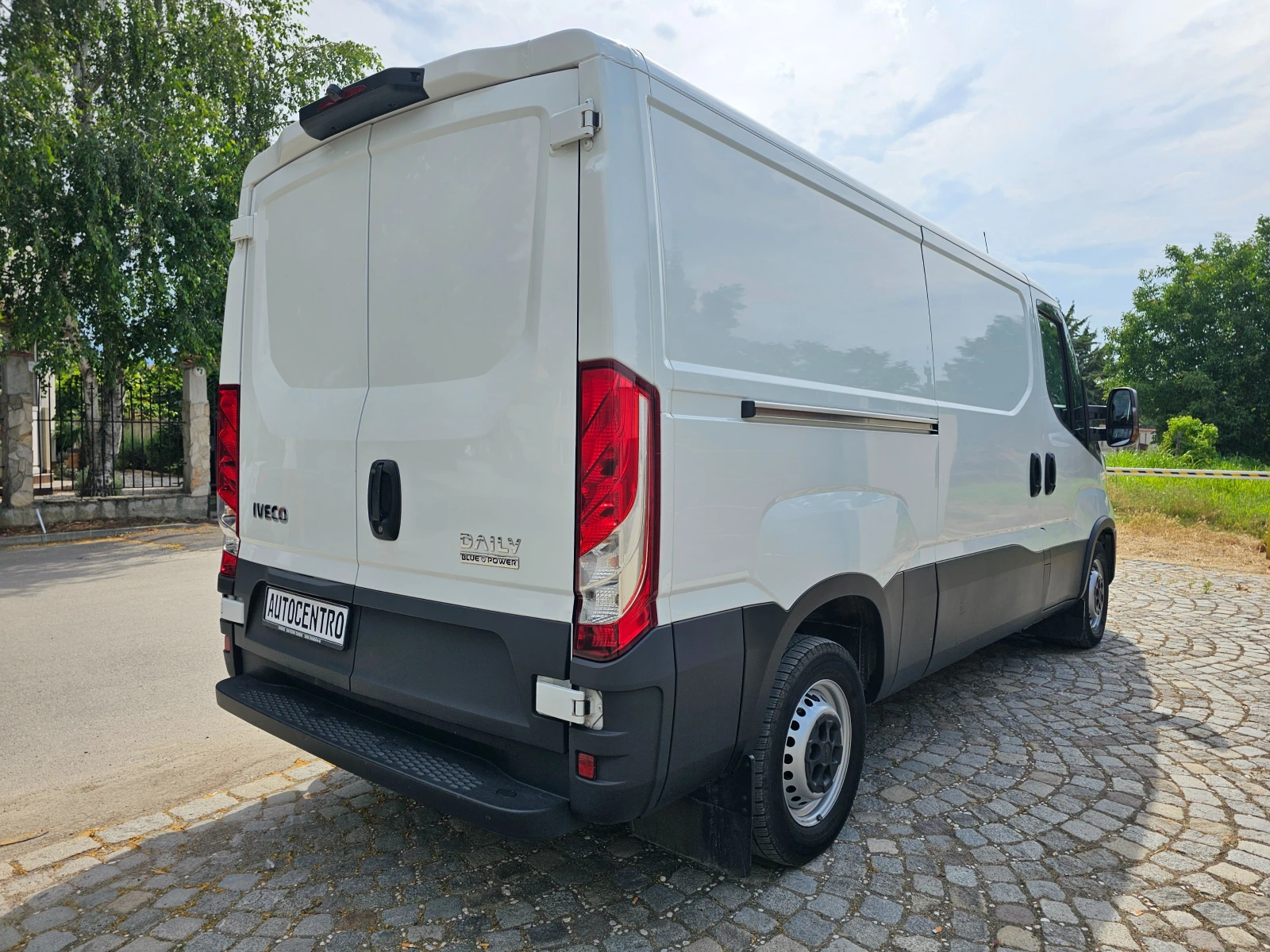 Iveco Daily 35S14 CNG Hi-Matic Автомат/Клима/Нави/Камера, снимка 7 - Бусове и автобуси - 55059687