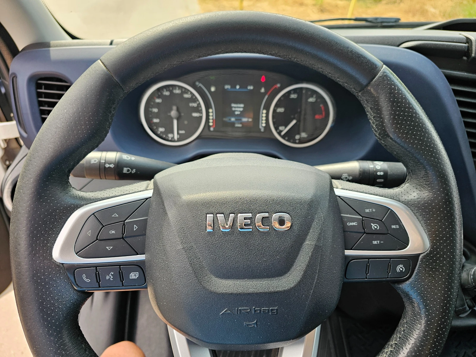 Iveco Daily 35S14 CNG Hi-Matic Автомат/Клима/Нави/Камера, снимка 11 - Бусове и автобуси - 55059687