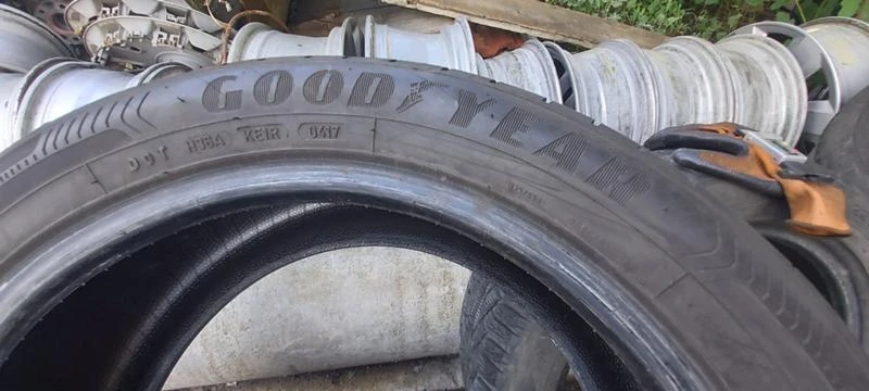 Гуми Летни 215/50R17, снимка 5 - Гуми и джанти - 33537896