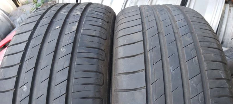 Гуми Летни 215/50R17, снимка 1 - Гуми и джанти - 33537896