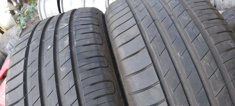 Гуми Летни 215/50R17, снимка 2 - Гуми и джанти - 33537896