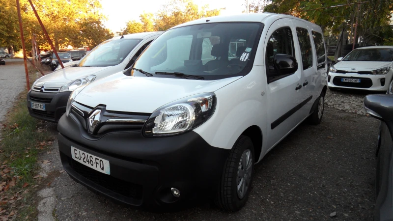 Renault Kangoo за инвалидна количка, снимка 1 - Автомобили и джипове - 47724650