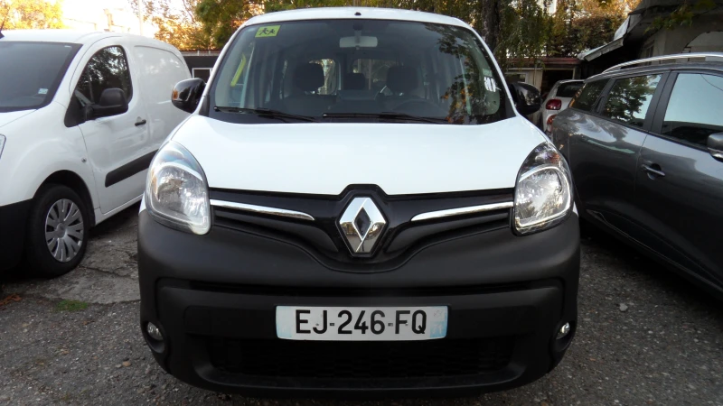 Renault Kangoo за инвалидна количка, снимка 2 - Автомобили и джипове - 47724650