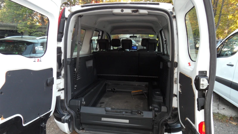 Renault Kangoo за инвалидна количка, снимка 7 - Автомобили и джипове - 47724650