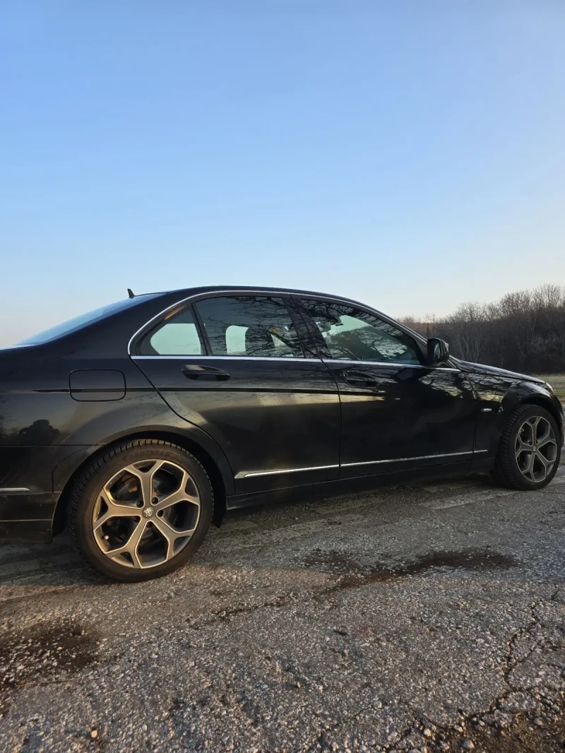 Mercedes-Benz C 220, снимка 9 - Автомобили и джипове - 49008606