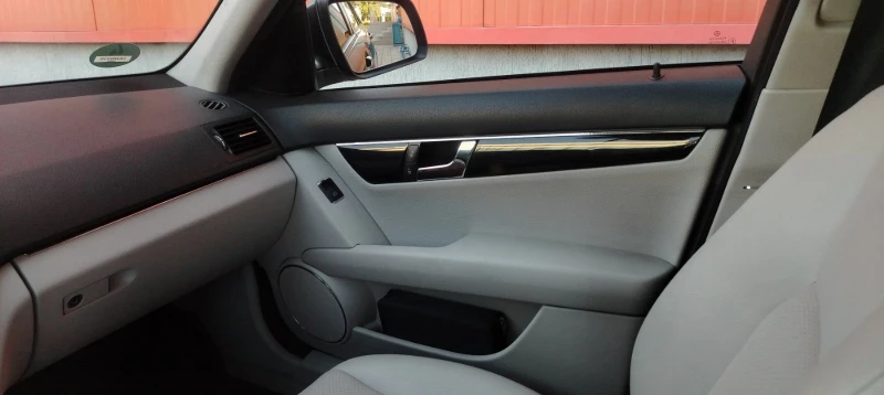 Mercedes-Benz C 200 OM 646 кожен салон, снимка 10 - Автомобили и джипове - 52023422