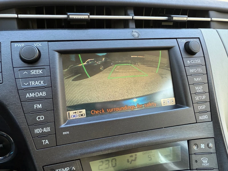 Toyota Prius СОЛАР* КОЖА* ГАЗ* НАВИ* HUD* НОВИ ГУМИ* , снимка 15 - Автомобили и джипове - 51573227