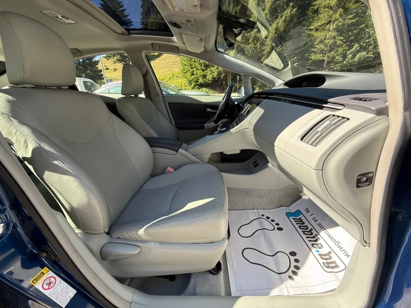 Toyota Prius СОЛАР* КОЖА* ГАЗ* НАВИ* HUD* НОВИ ГУМИ* , снимка 9 - Автомобили и джипове - 51573227