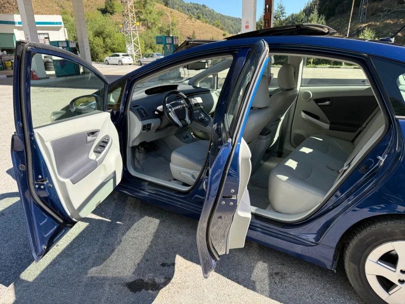 Toyota Prius СОЛАР* КОЖА* ГАЗ* НАВИ* HUD* НОВИ ГУМИ* , снимка 6 - Автомобили и джипове - 51573227