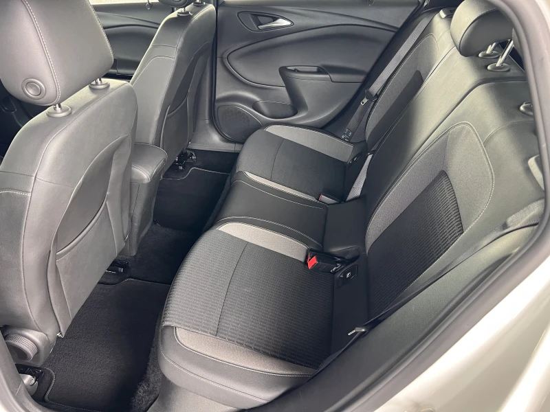 Opel Astra ELEGANCE/1.2TURBO/130K.C./6MT, снимка 12 - Автомобили и джипове - 52049143