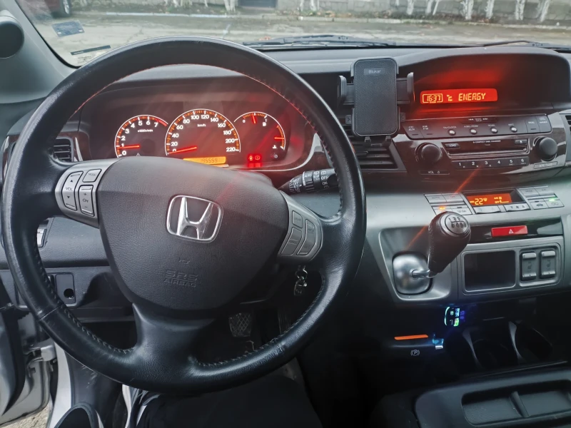 Honda Fr-v, снимка 11 - Автомобили и джипове - 52696851