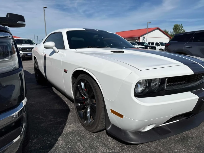 Dodge Challenger * SRT8 * CARFAX * БЕЗ ПЪРВОНАЧАЛНА ВНОСКА, снимка 3 - Автомобили и джипове - 53124888