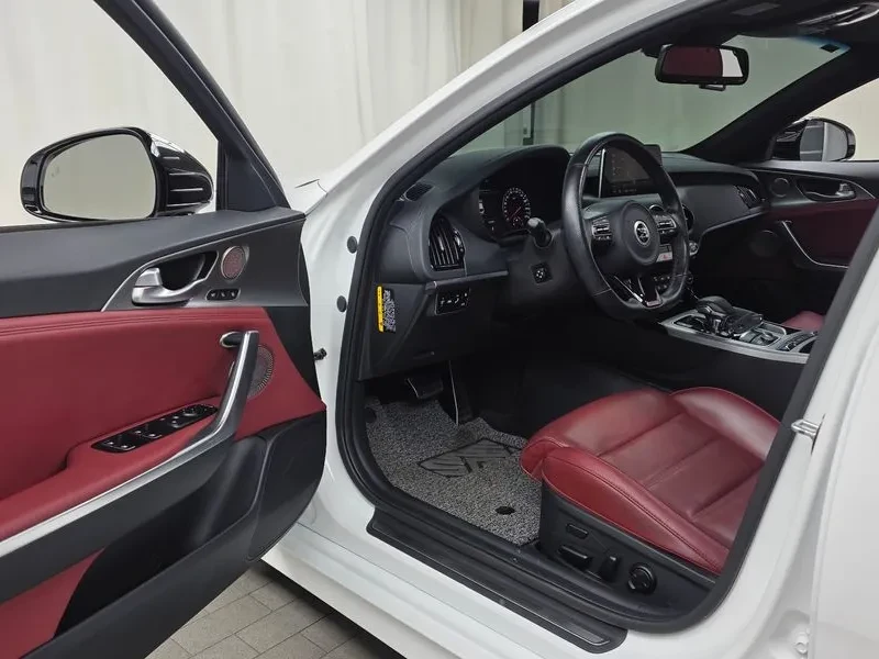 Kia Stinger 3.3 TURBO AWD GT, снимка 10 - Автомобили и джипове - 56305016