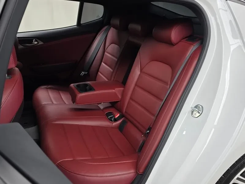 Kia Stinger 3.3 TURBO AWD GT, снимка 12 - Автомобили и джипове - 56305016