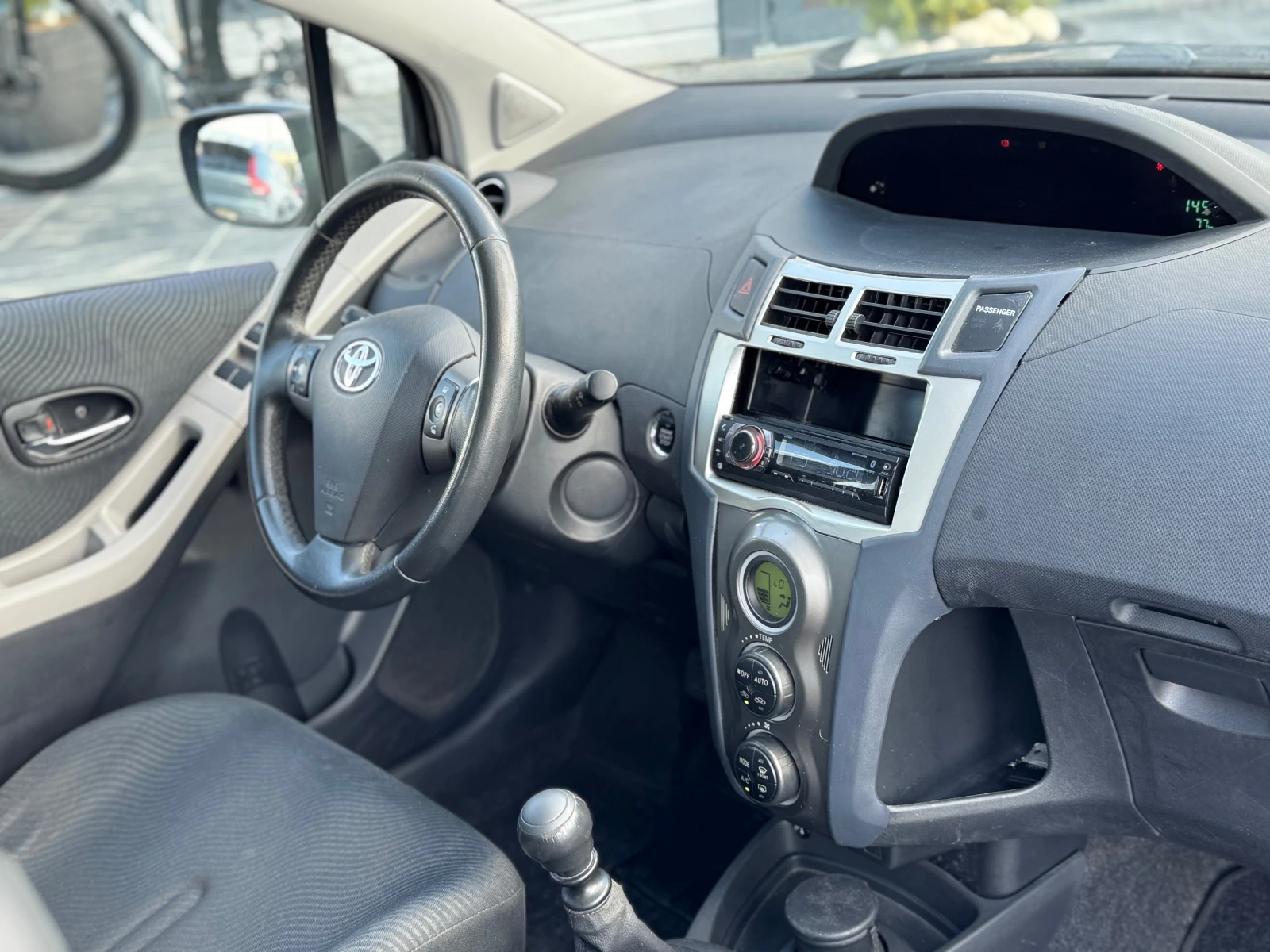 Toyota Yaris * ИТАЛИЯ* КЛИМАТРОНИК* START-STOP* 6 СКОРОСТИ*  - изображение 9