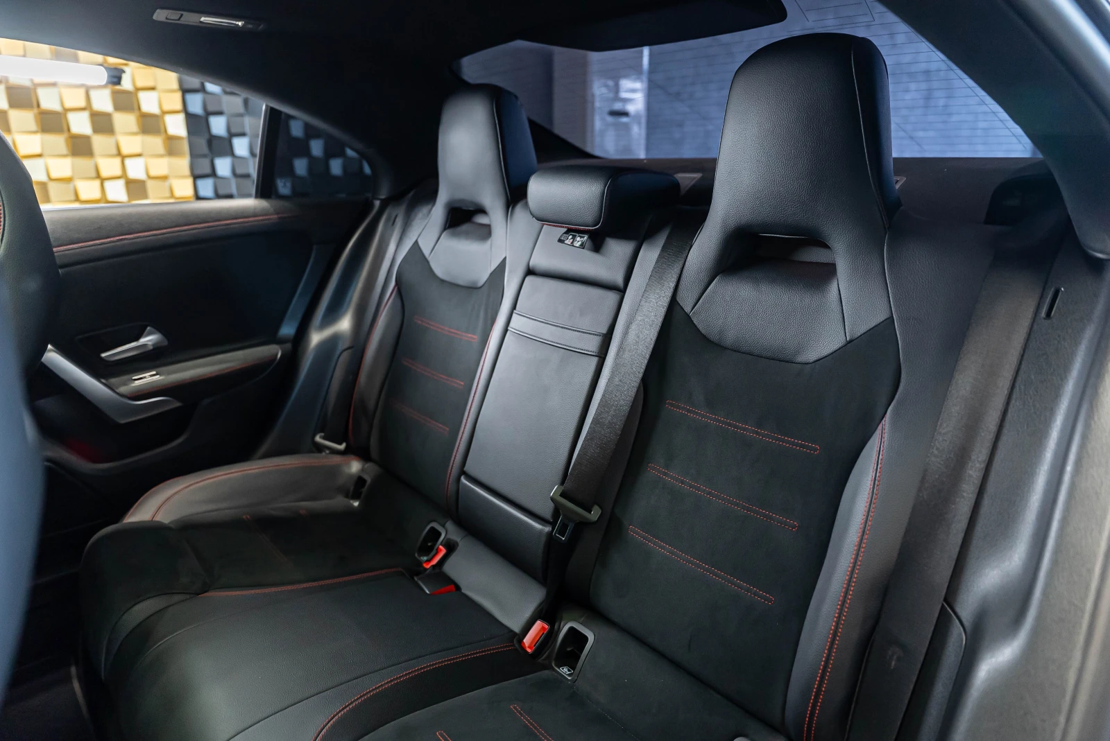 Mercedes-Benz CLA 250 4Matic, снимка 11 - Автомобили и джипове - 53735753