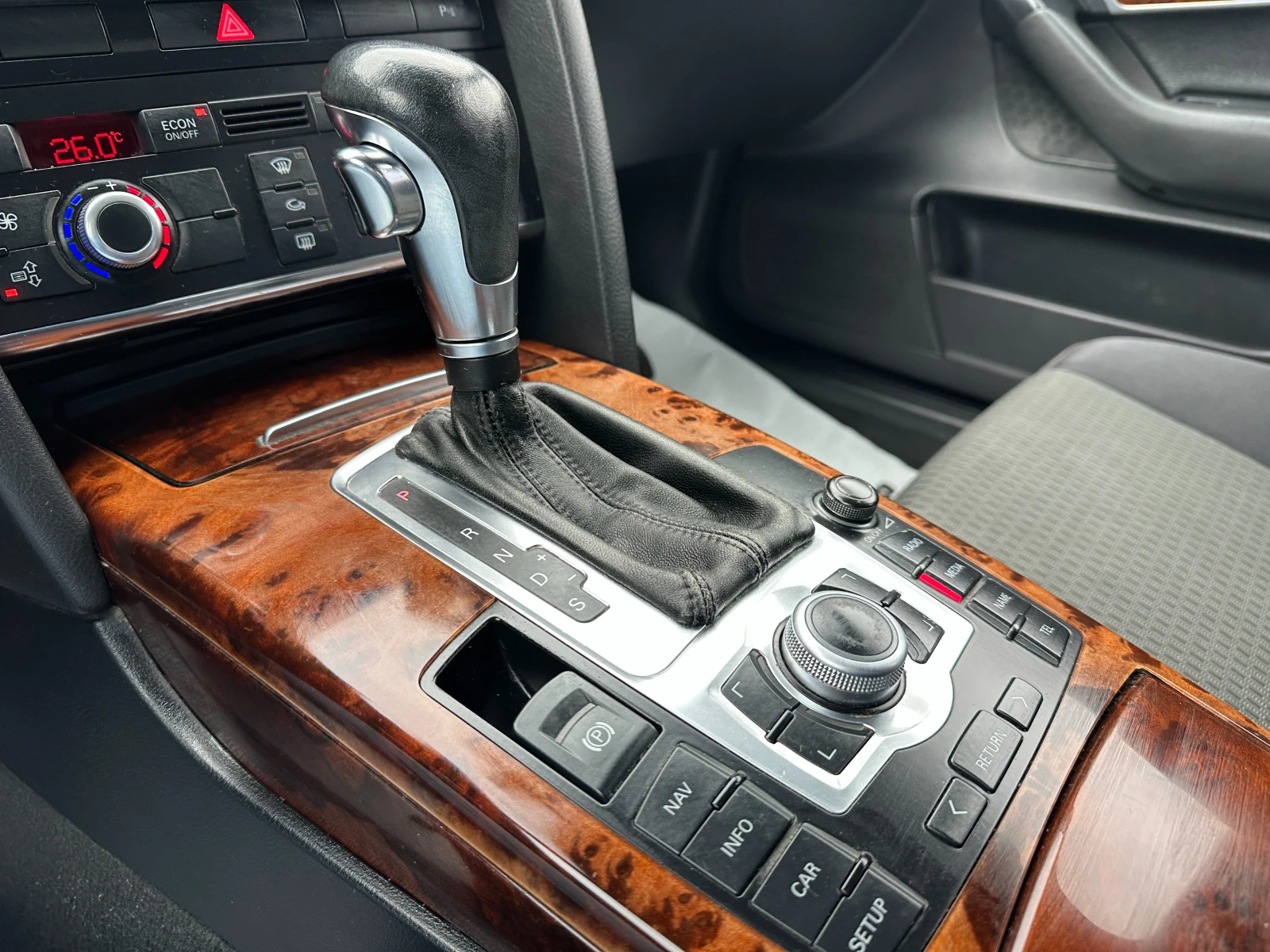 Audi A6 3, 0tdi/Quattro/Нави, снимка 13 - Автомобили и джипове - 53912797