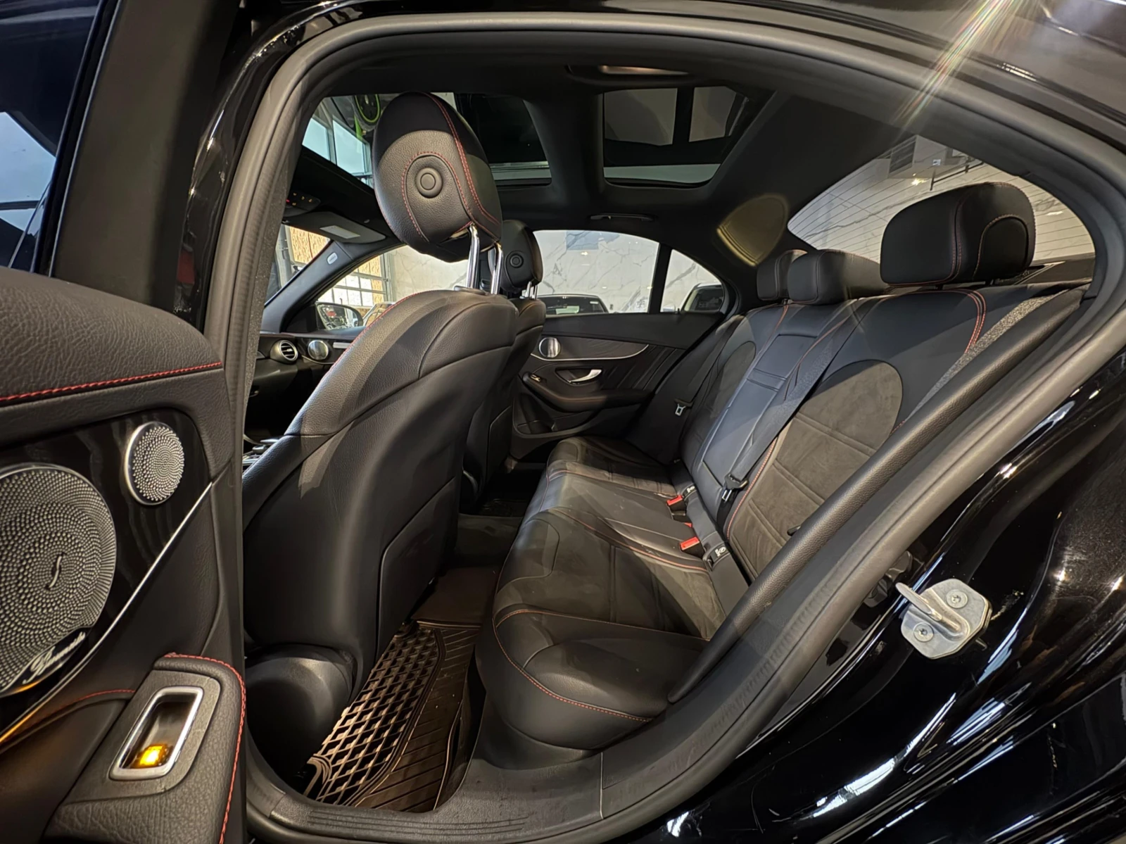 Mercedes-Benz C 43 AMG 4MATIC* DISTRONIC* 360CAMERA* BURMESTER* , снимка 13 - Автомобили и джипове - 54611860
