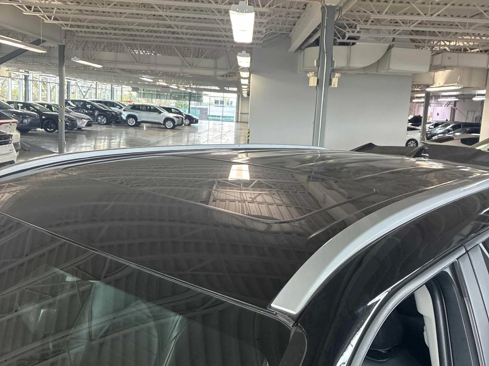 Toyota Grand Highlander HYBRID * ЧЕРЕН САЛОН * 8 МЕСТА * CARFAX * , снимка 13 - Автомобили и джипове - 54631885