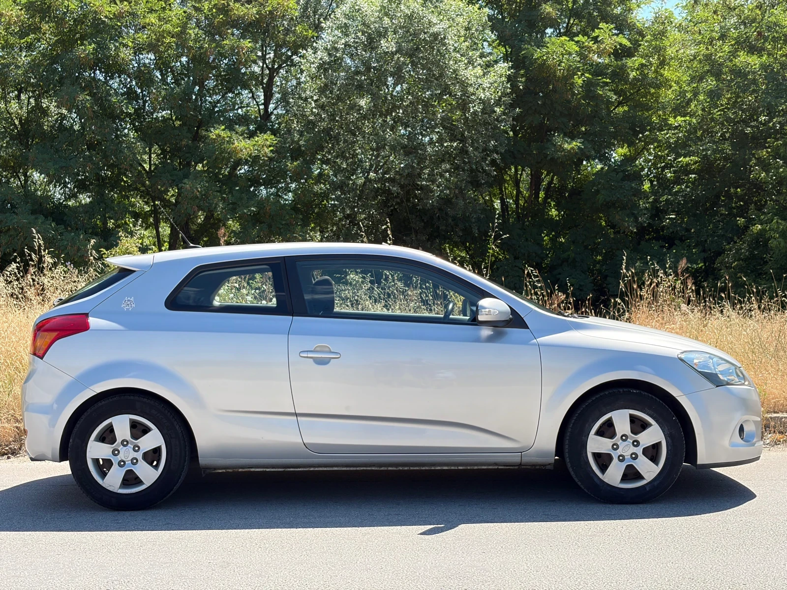 Kia Ceed 1.6 coupe, снимка 7 - Автомобили и джипове - 55080243