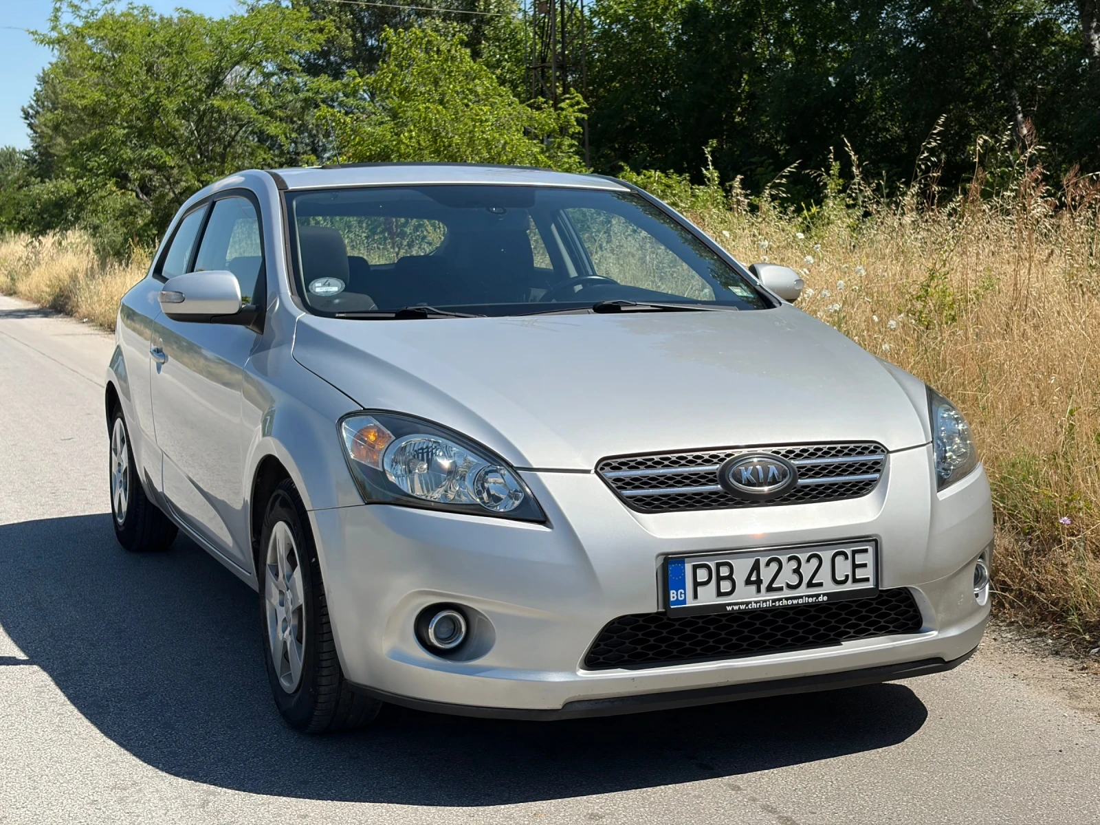Kia Ceed 1.6 coupe, снимка 6 - Автомобили и джипове - 55080243