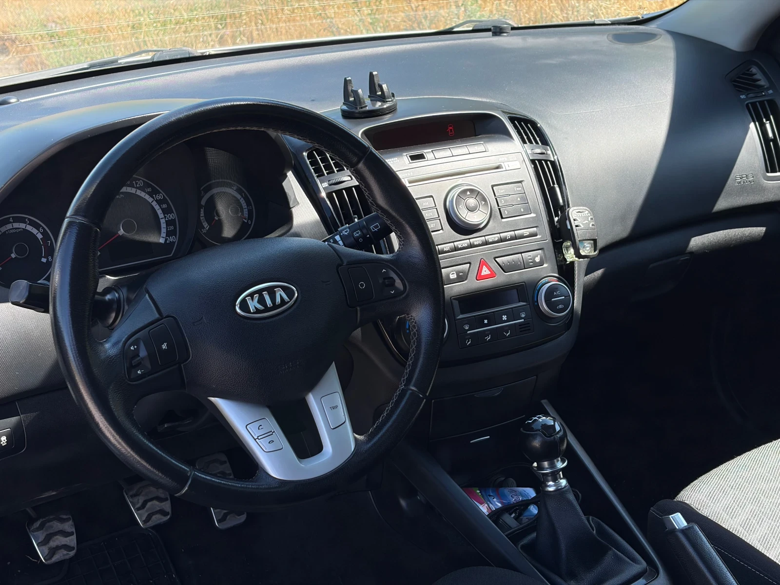 Kia Ceed 1.6 coupe, снимка 11 - Автомобили и джипове - 55080243