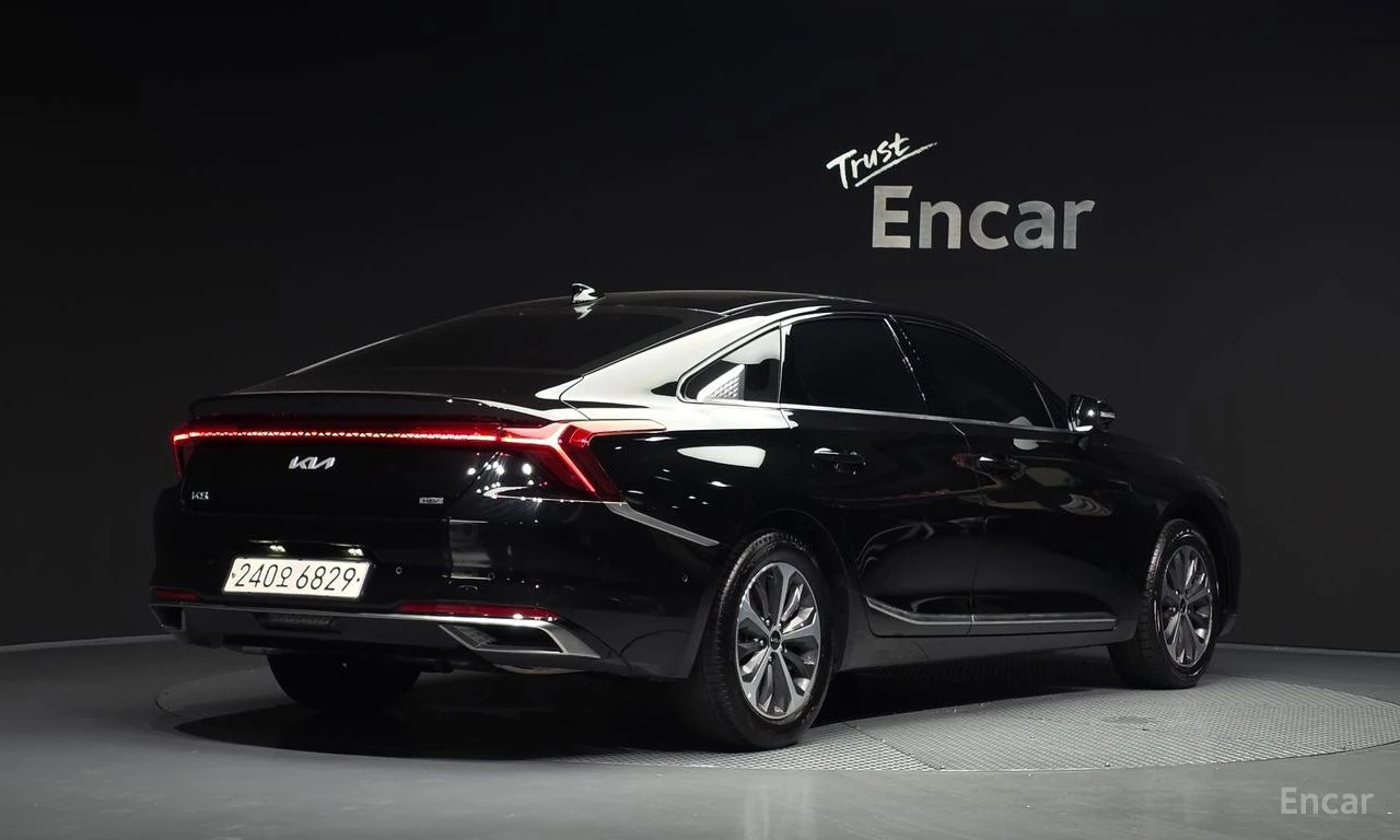 Kia K8 HYBRID* NOBLESSE* ПОДГРЕВ* ОБДУХВАНЕ* LANE* ASSIST, снимка 2 - Автомобили и джипове - 55403475