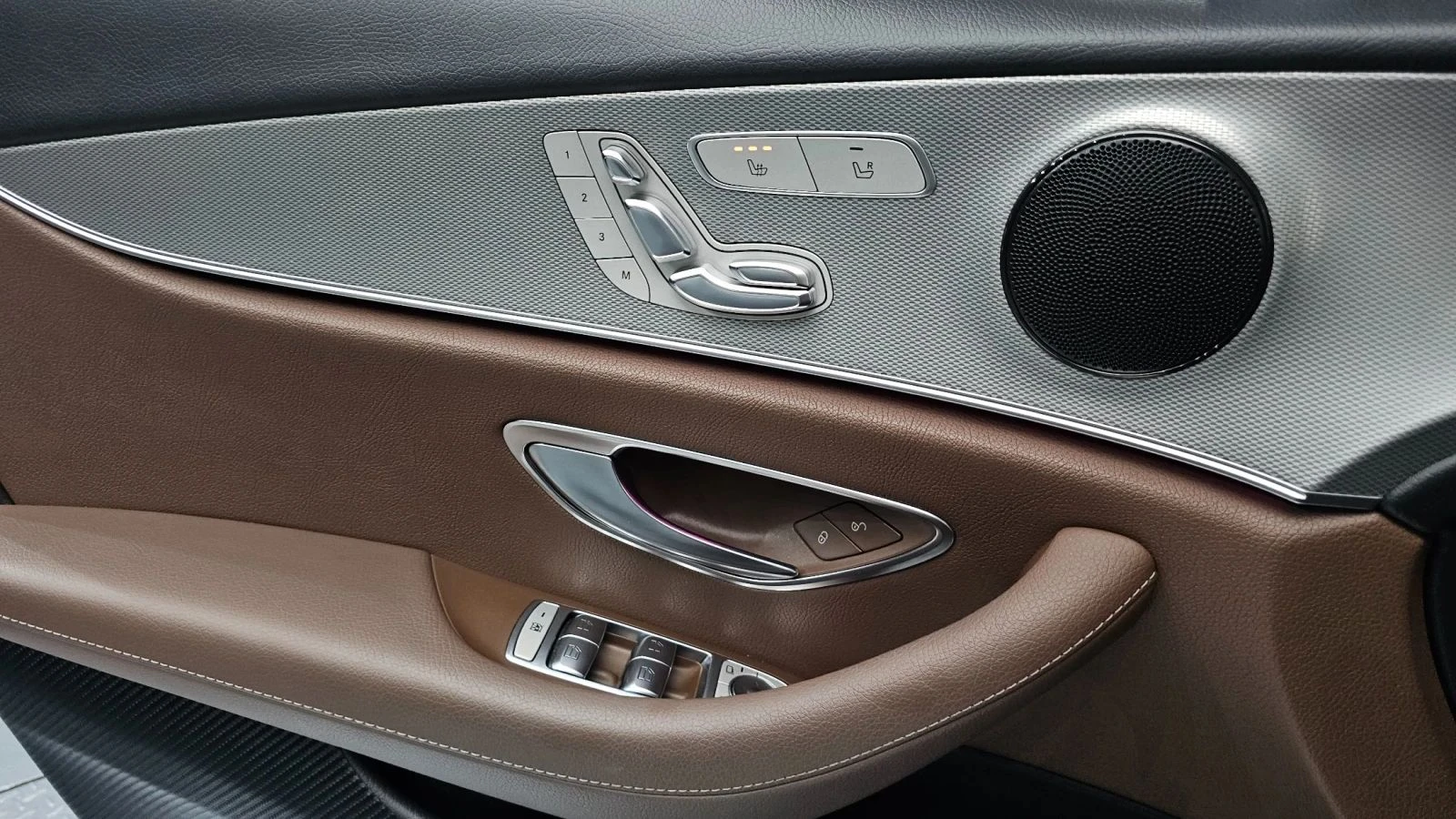 Mercedes-Benz E 200, снимка 11 - Автомобили и джипове - 56684875