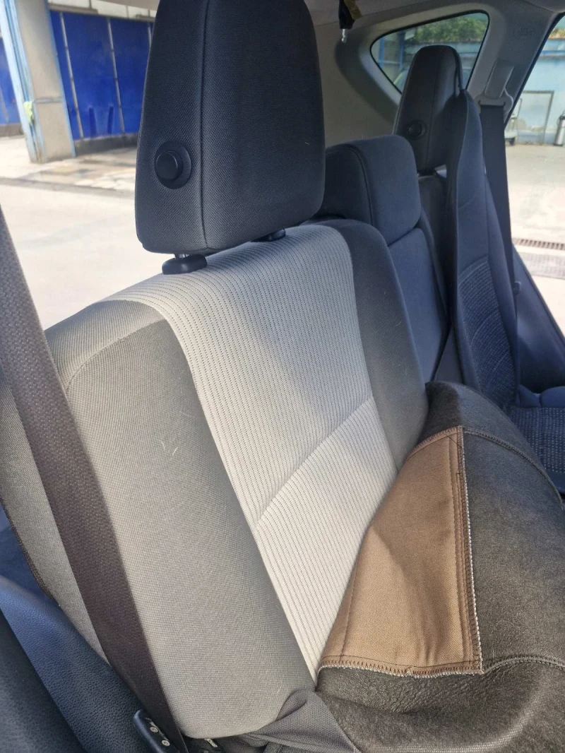 Toyota Rav4, снимка 7 - Автомобили и джипове - 52555416