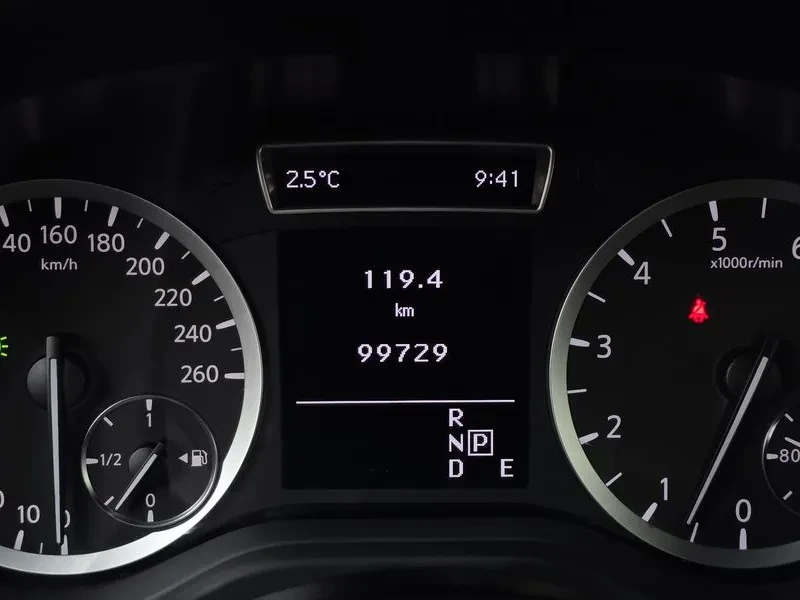 Infiniti Q30 Premium 2.0 Бензин, снимка 5 - Автомобили и джипове - 55434117