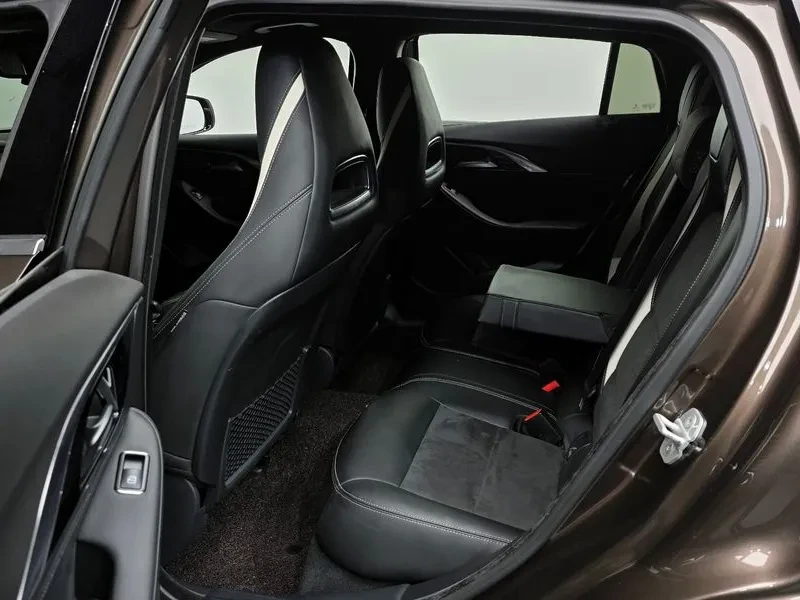 Infiniti Q30 Premium 2.0 Бензин, снимка 10 - Автомобили и джипове - 55434117