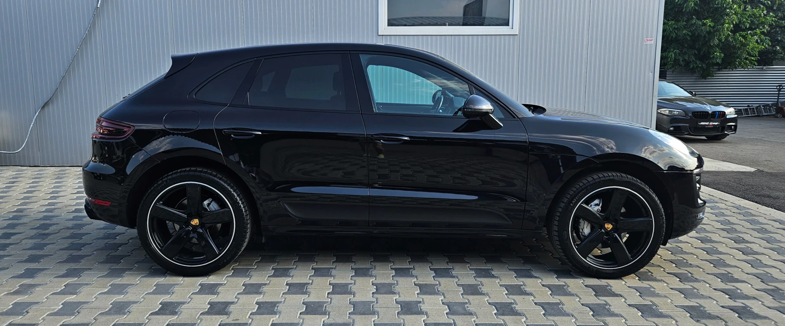 Porsche Macan 3.0TDI/CAMERA/PANORAMA/DISTR/ОБДУХ/AIR/MEMORY/LIZI - изображение 4