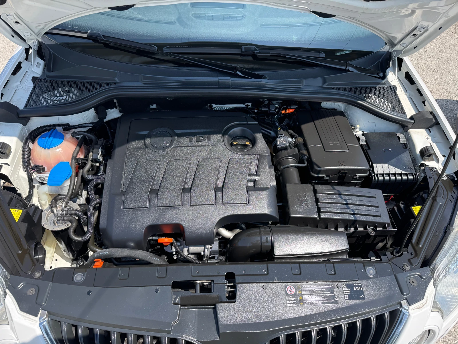 Skoda Yeti 1.6TDI-GREENLINE-ЛИЗИНГ - изображение 8