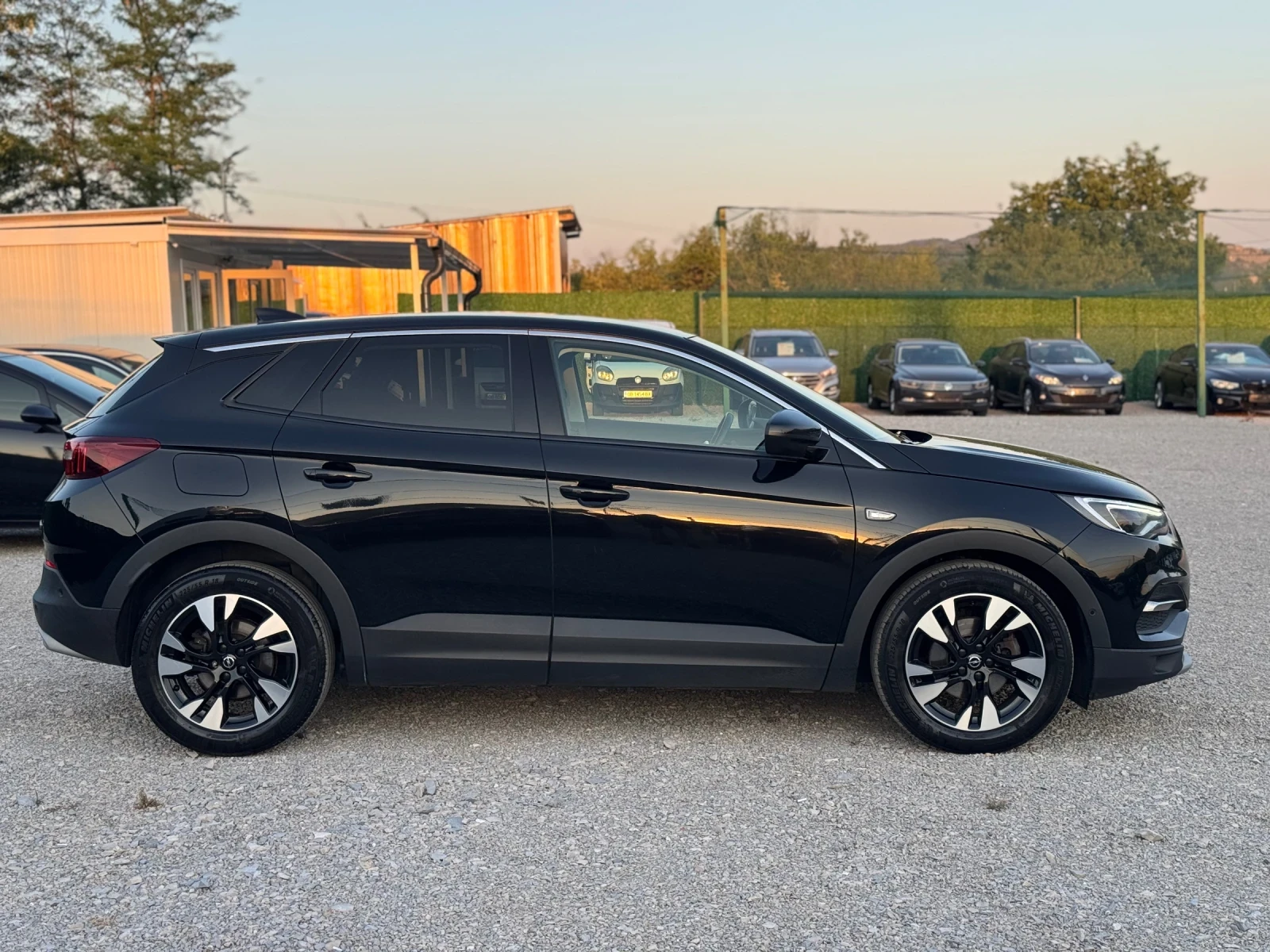 Opel Grandland X Автомат, Keyless, Дистроник, Full LED, , снимка 2 - Автомобили и джипове - 55546677