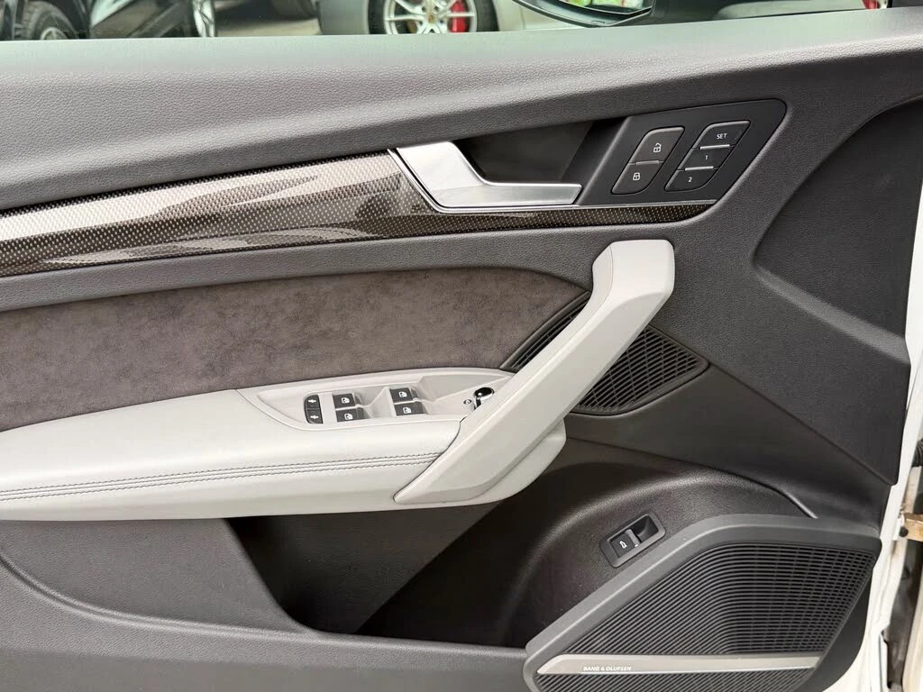 Audi SQ5 * TECHNIK* QUATTRO* TFSI* B&O* HUD* 360* DIS* , снимка 14 - Автомобили и джипове - 55899739