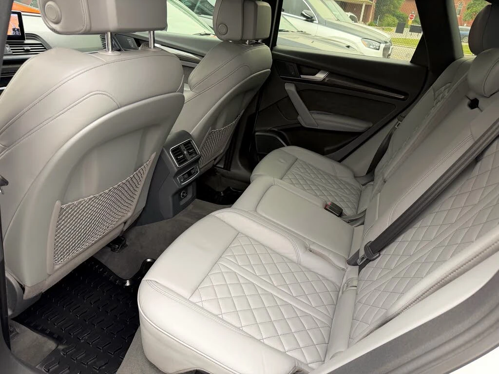 Audi SQ5 * TECHNIK* QUATTRO* TFSI* B&O* HUD* 360* DIS* , снимка 15 - Автомобили и джипове - 55899739