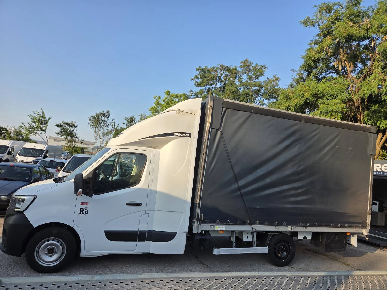 Renault Master 2, 3 DCi 1+ 1 места легло/печка, снимка 4 - Бусове и автобуси - 55307597
