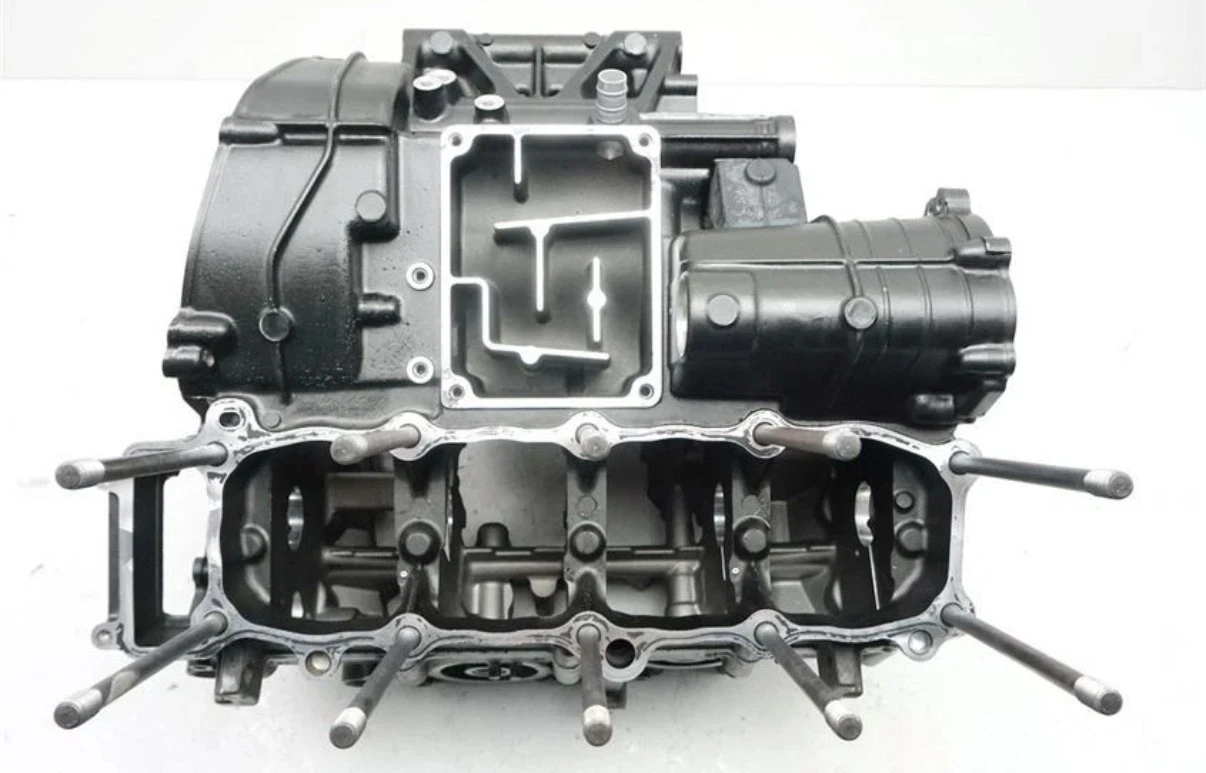 Долнище за Yamaha FZ1 R1 блок, снимка 5 - Части - 55253662